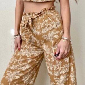 American Eagle Linen Cropped Wide Leg Paper Bag Waist Pants Size Small Palm 1009